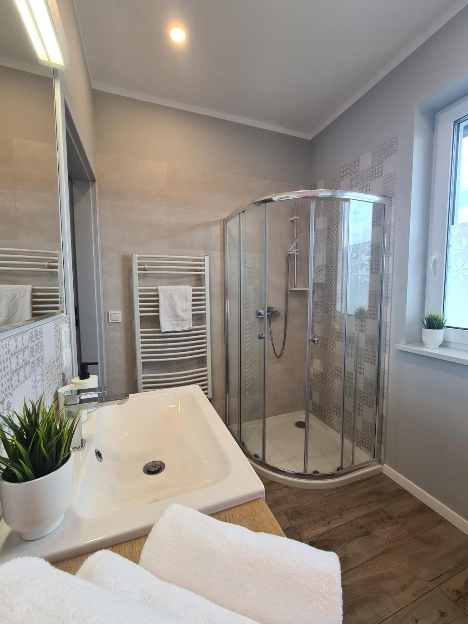Apartamenty "La Villa" Superior II Z Dwoma Sypialniami, Balkonem, Parkingiem, Blisko Centrum Kudowa-Zdroj Bagian luar foto